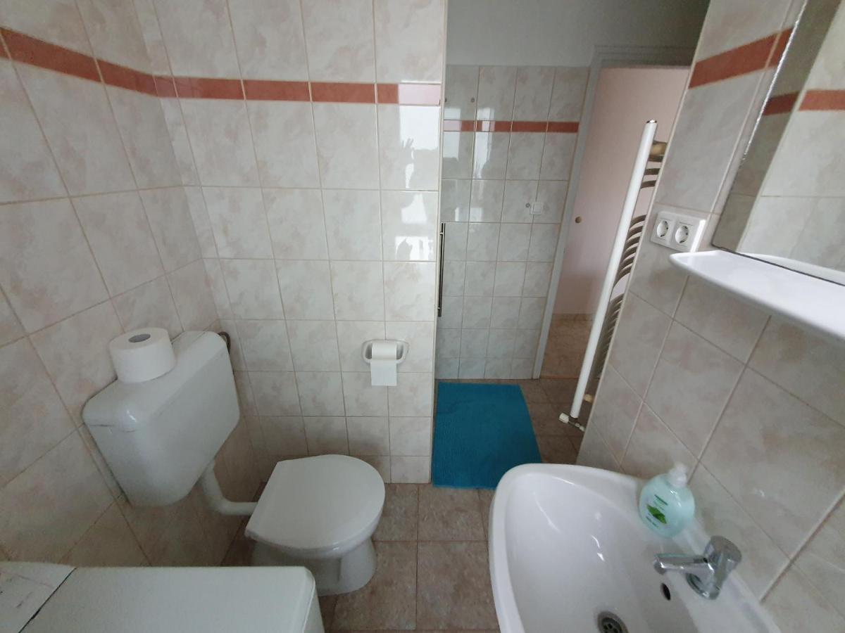 Nyil Apartman Wellnes Debrecen Exteriör bild