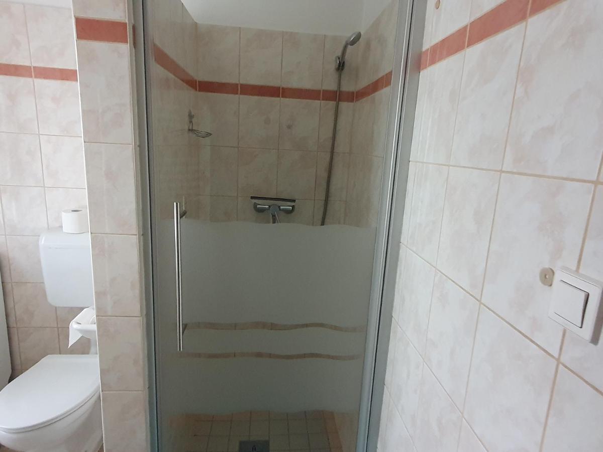 Nyil Apartman Wellnes Debrecen Exteriör bild