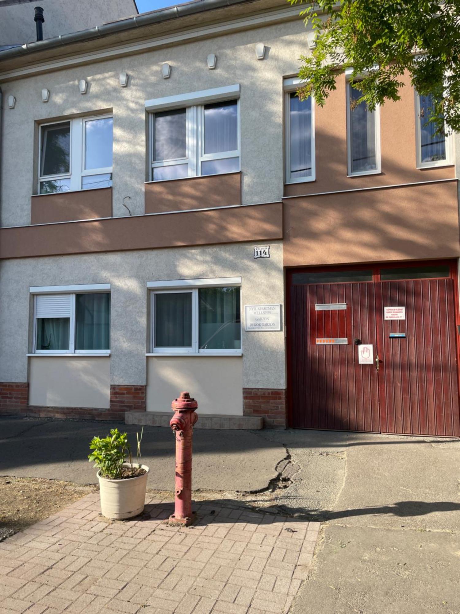 Nyil Apartman Wellnes Debrecen Exteriör bild